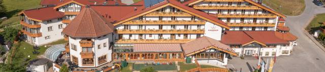 Panoramic view over the Familotel Kaiserhof in Tyrol