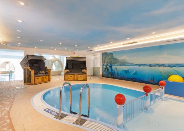 Pool for toddlers and babies at hotel Kaiserhof