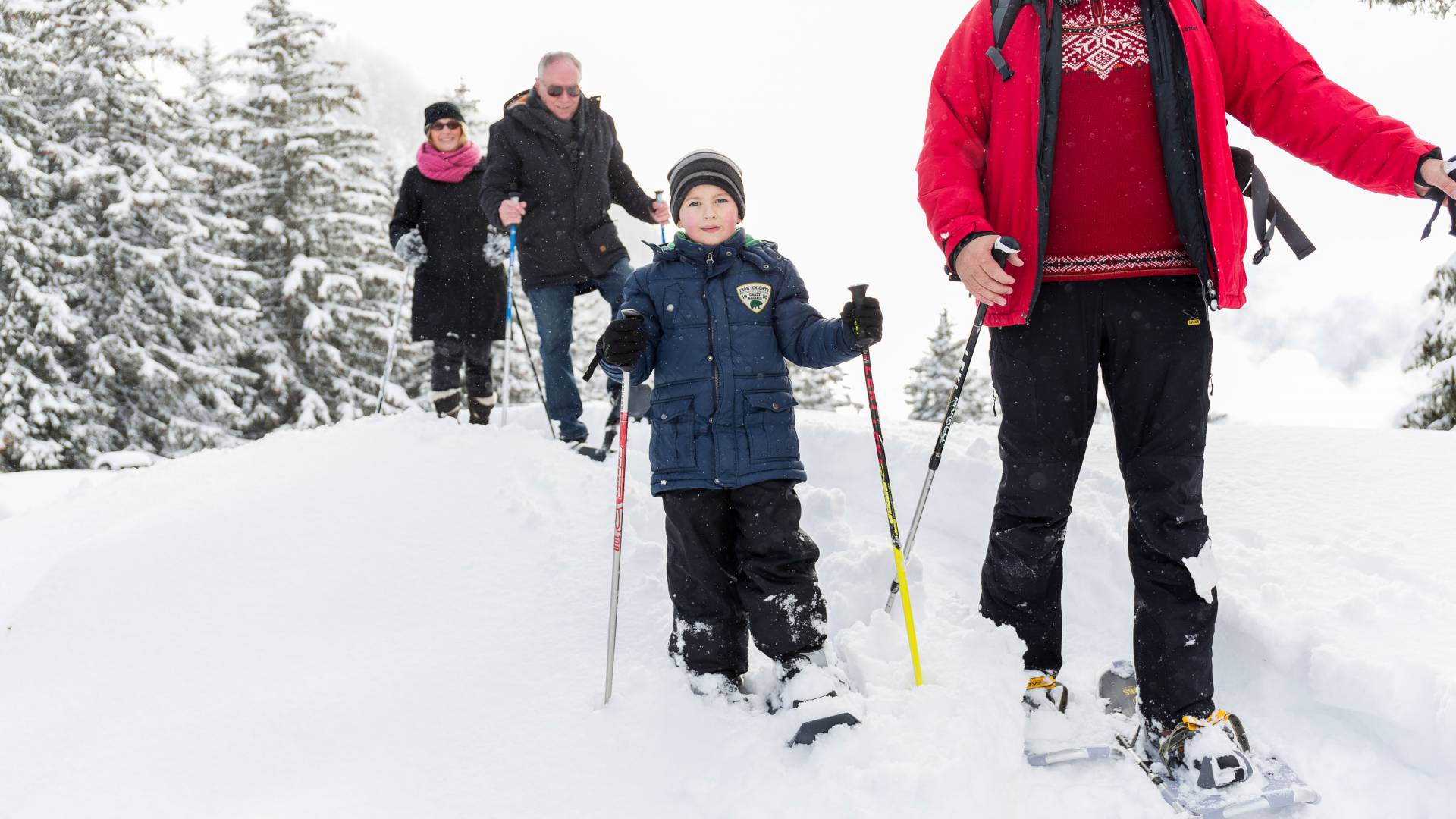 Snowshoeing with the family in Tyrol